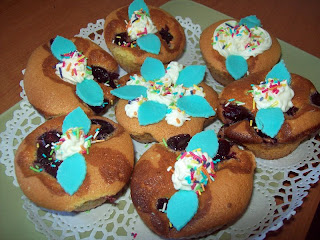 BRIOSE CU CIRESE SI CREMA DE BRANZA