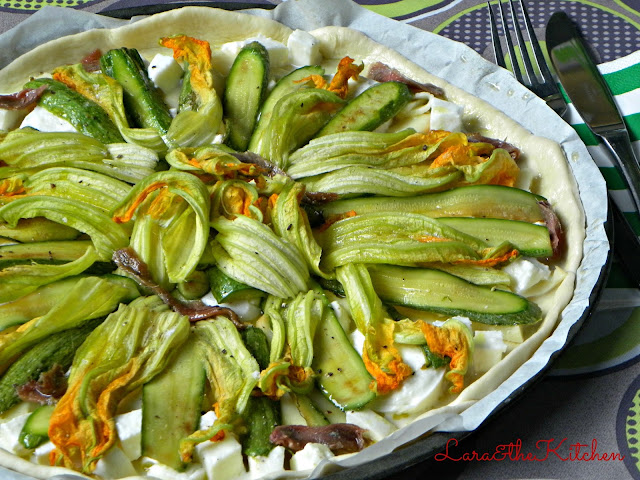 pizza zucchine, bufala, scamorza e fiori