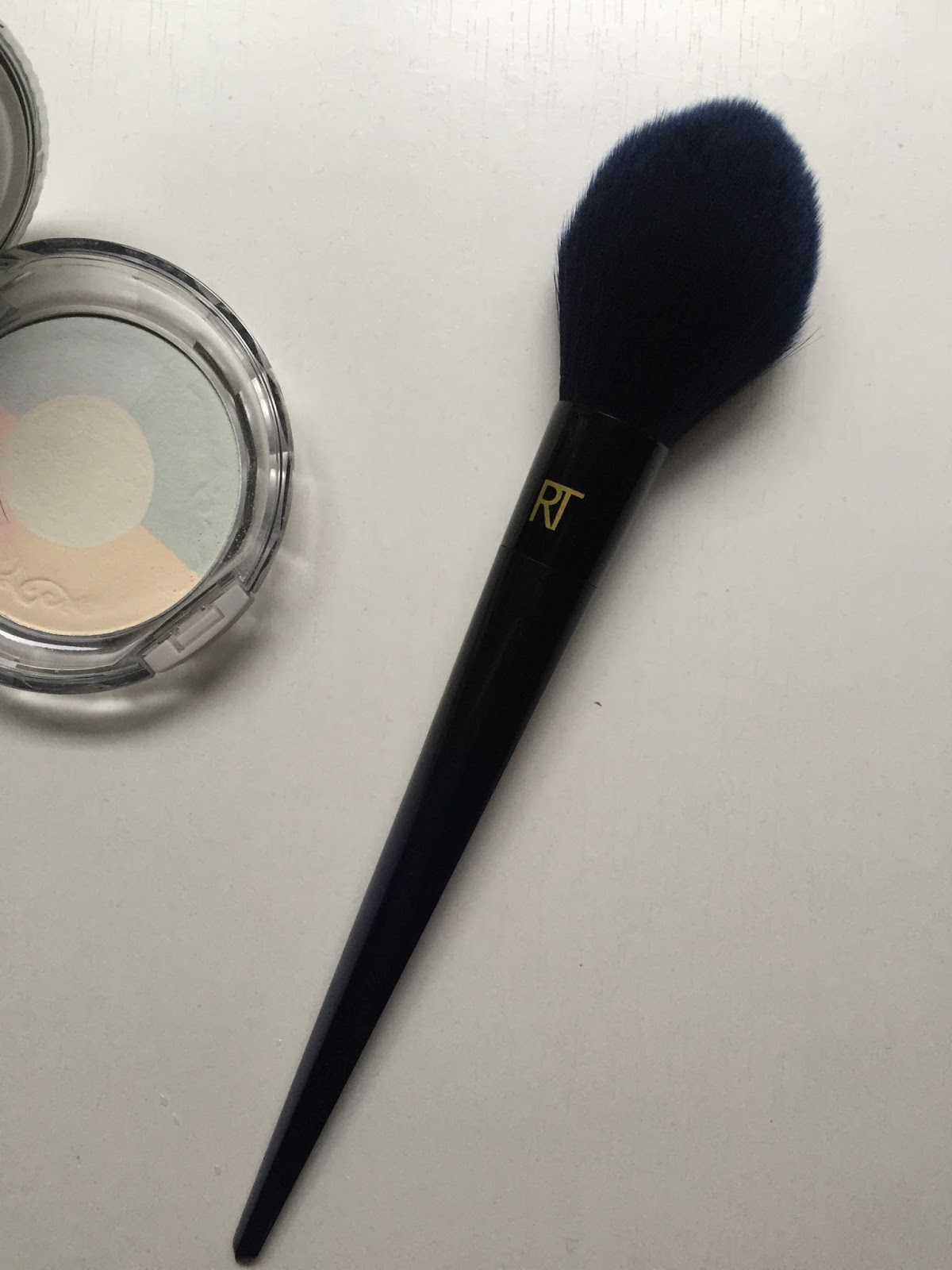 Real Techniques PowderBleu Soft Powder Brush