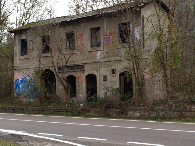 estación tren riutort mina petroleo guardiola bergueda