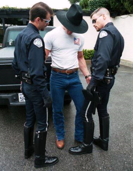 Horny Gay Cops 31