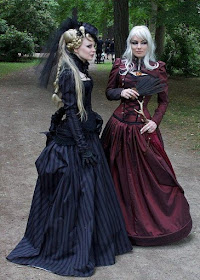 Steampunk Fashion Guide: Bell Skirts