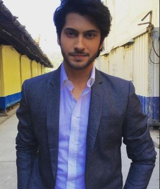 Namish Taneja Family Wife Son Daughter Father Mother Marriage Photos Biography Profile