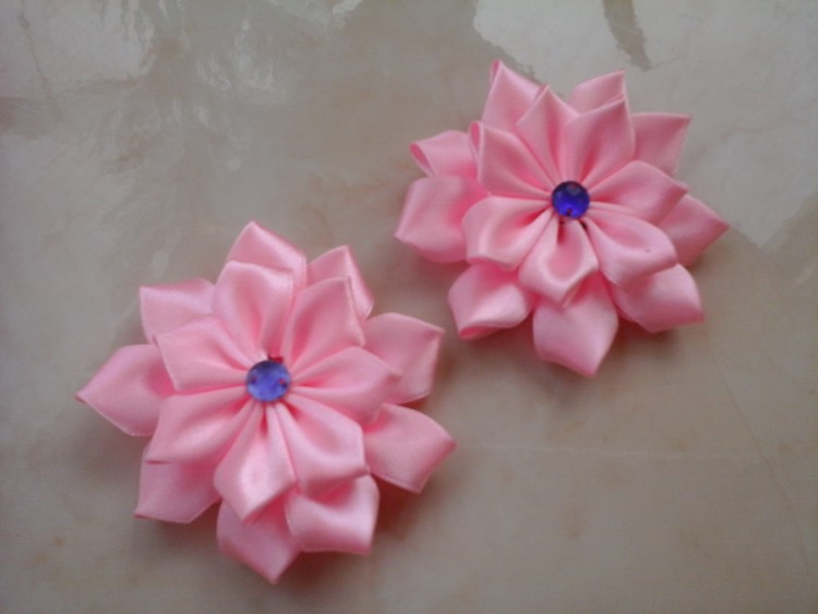CARA MEMBUAT BROSS DARI KAIN PERCA / PITA | Kerajinan Barang Bekas