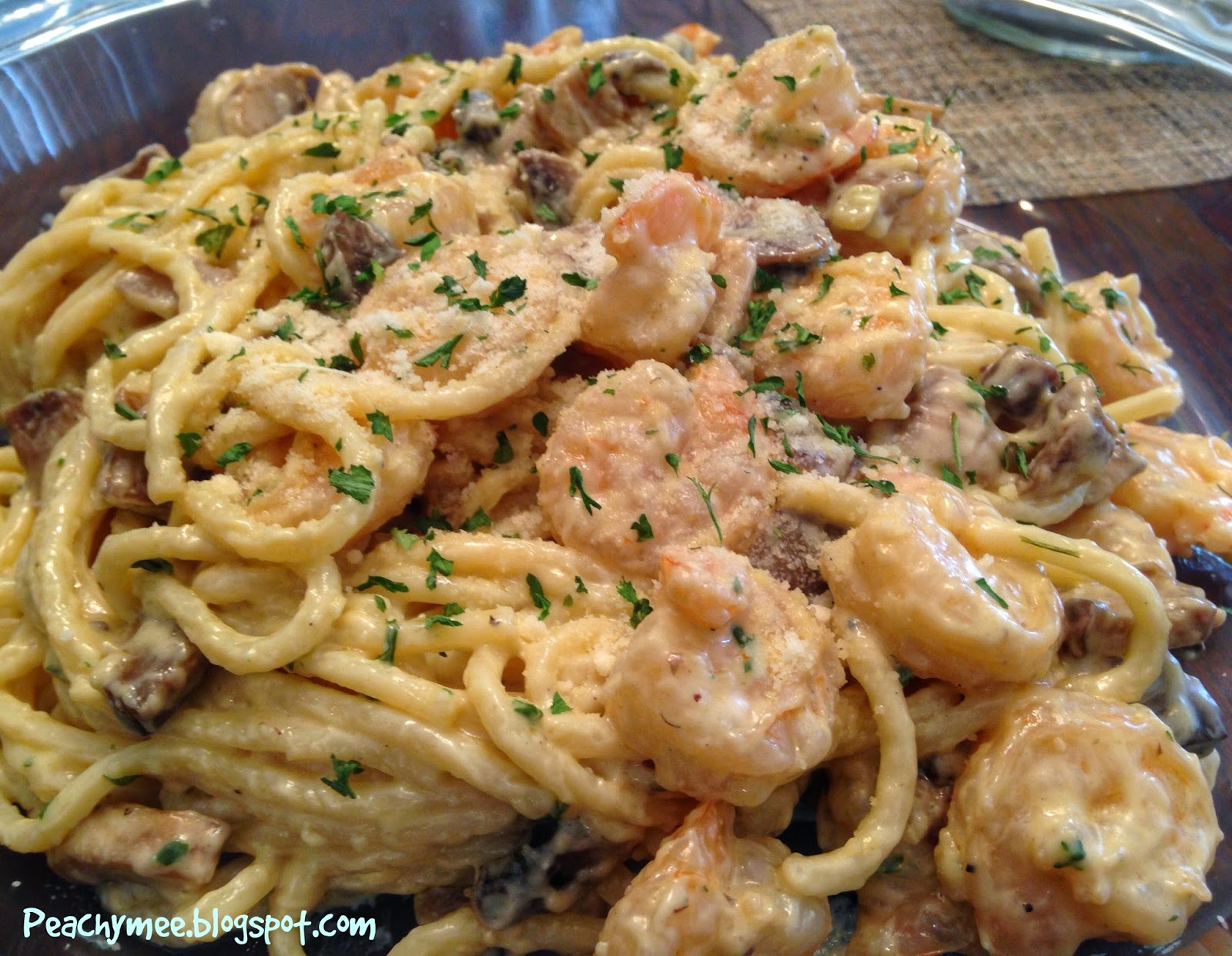 Beyond-my-thoughts: Creamy Shrimp and Mushroom Pasta