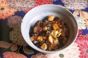 Insalata di pollo in chutney di melanzane