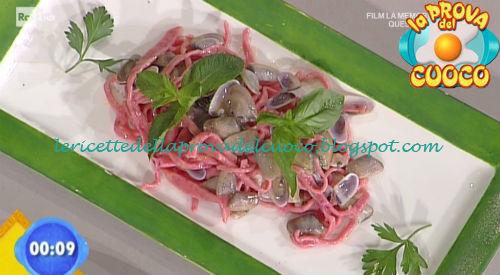 Tagliolini rossi con telline e pecorino ricetta Gian Piero Fava Tagliolini rossi con telline e pecorino ricetta Fava da Prova del Cuoco