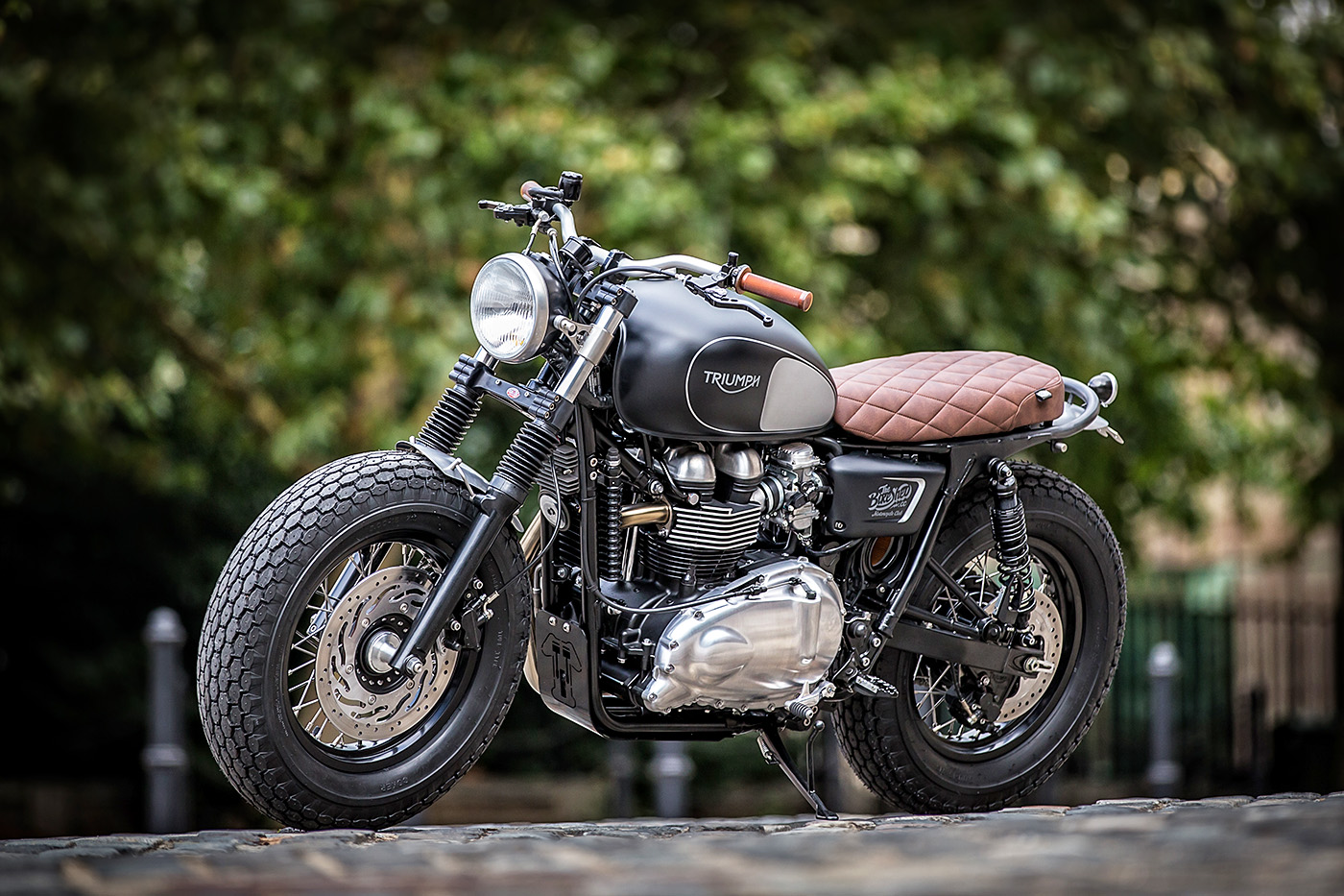 Hell Kustom : Triumph Bonneville By Down & Out Cafe Racers