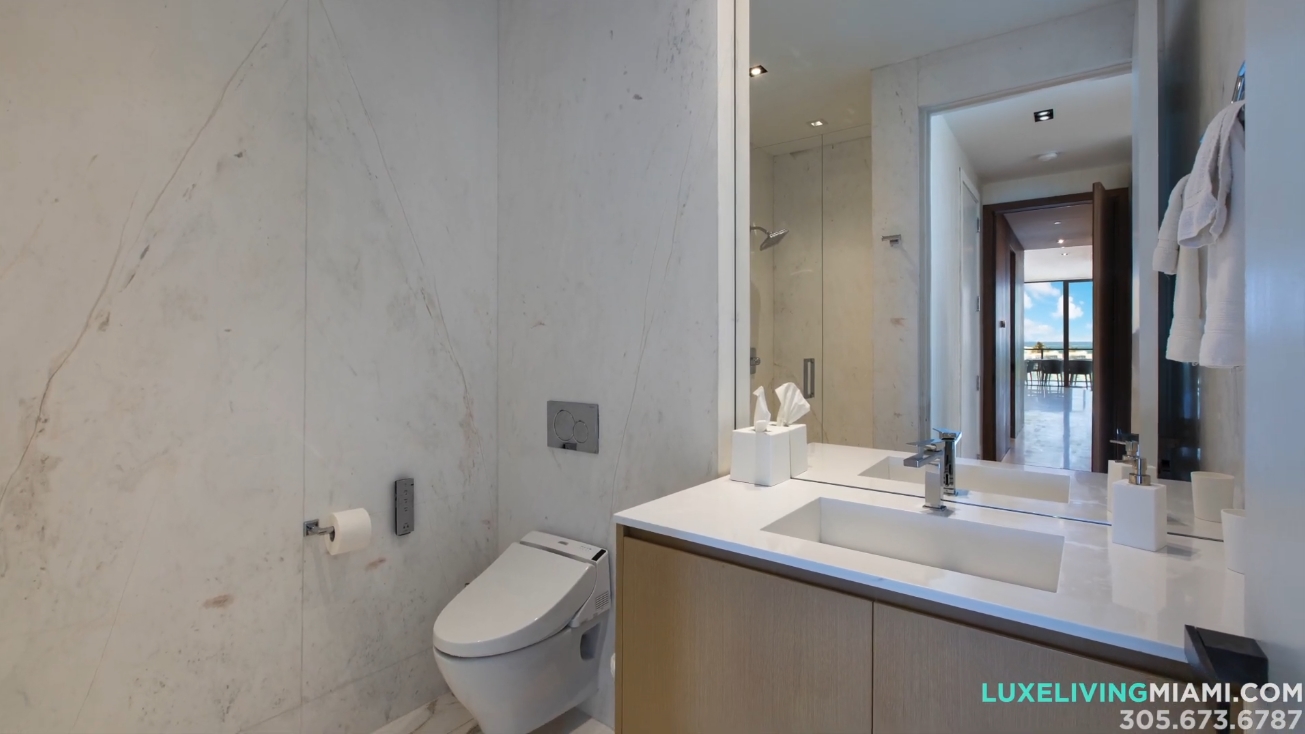 28 Photos vs. APOGEE 701 South of 5th Street Miami - Luxury Condo & Interior Design Tour