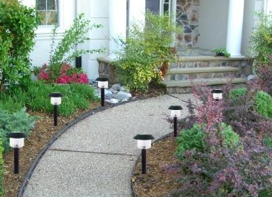 Garden Decor: Solar Garden Decor For 2011
