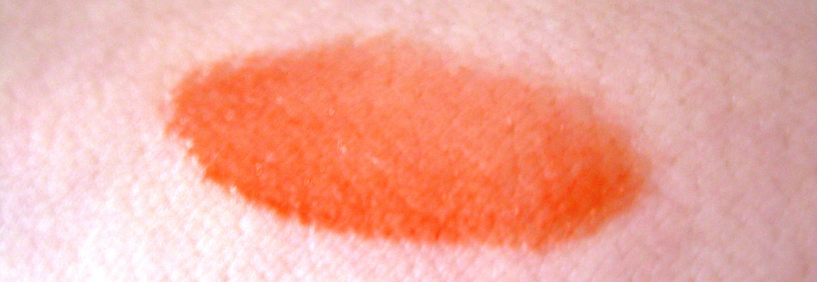 Lepa pika Paula's Choice Hydrating Lip Gloss