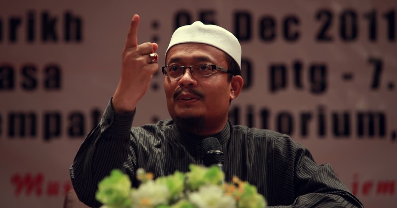 Ustaz Kazim Tegur Rosmah Untuk Pakai Tudung