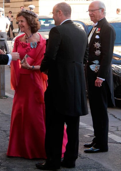 Queen Silvia, Crown Princess Victoria at wedding of Astrid Bernadotte. Princess Victoria wore Jenny Packham dress. Princess Sofia's pre-wedding dinner. Tod's flats ballerinas. Diamond Tiara