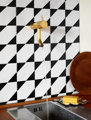 Decoración Dorada en la Cocina