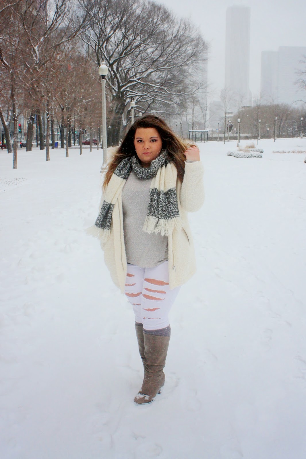 Natalie Craig, chicago, natalie in the city, plus size fashion blogger, curvy girls, fatshion, winter fashion 2015, what to wear, ootd, winter whites, snow day, what to wear snow, bbw, scarves, DIY destroyed denim, white denim, how to cut denim, ombre, thicks girls, knee high socks, how to wear a scarf, Forever 21, shopcade, chicago bloggers network, grant park