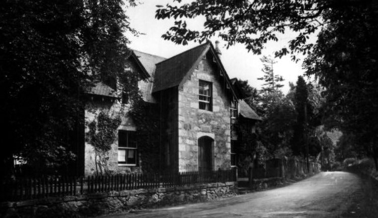 Tour Scotland Old Photograph Robert Louis Stevenson Cottage
