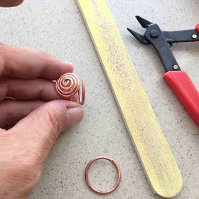 free instructions how to dome a copper wire ring - tutorial by Lisa Yang