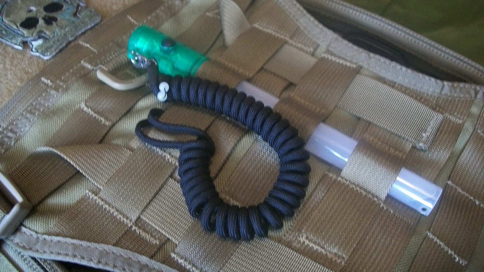 Flexxx's Corner Retractable Paracord Lanyards with Glow Balls