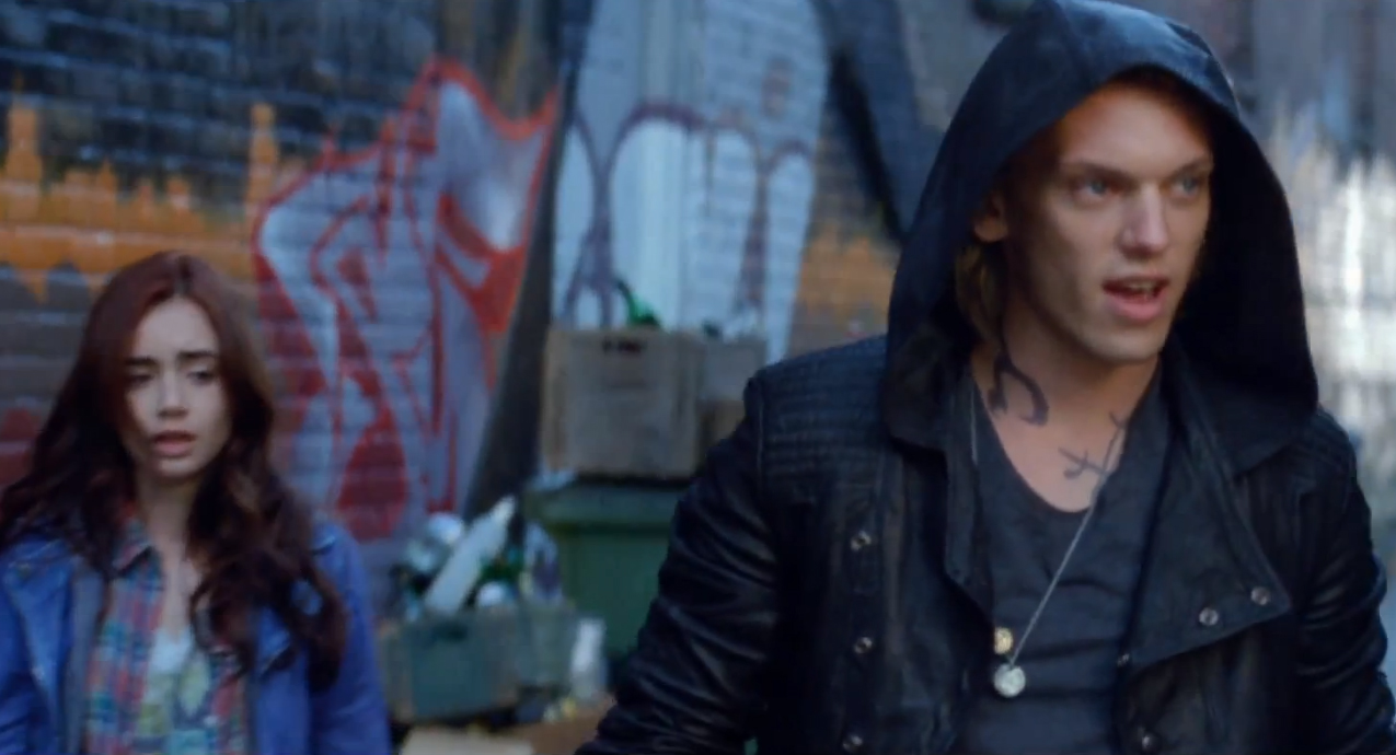 Сумеречные охотники город костей 2. Джейми кэмпбелл бауэр энтони хоуп. Джейми кэмпбелл бауэр город костей. Город косте 2. Город косте 2.