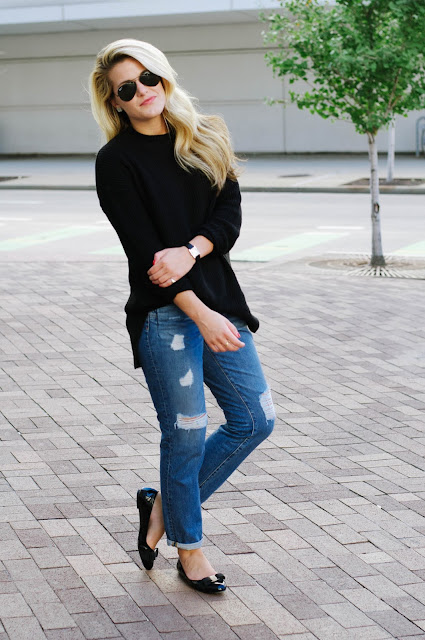 Summer Wind: Black Tunic Sweater + Boyfriend Jeans + Bow Flats