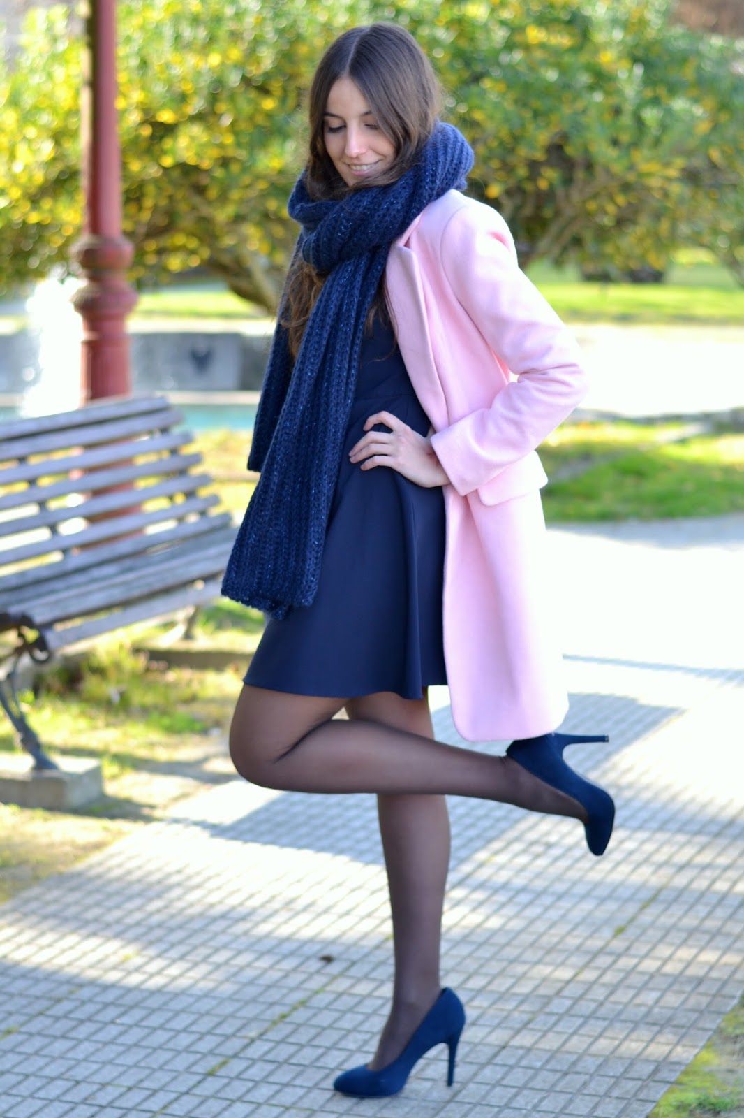 abrigo rosa con azul