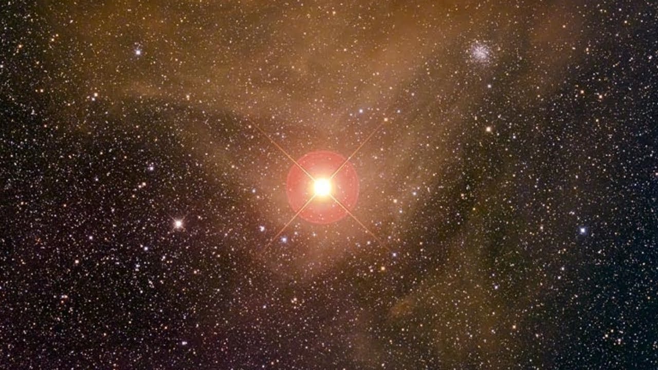Шел ярче звезд. Звезда сверхгигант Антарес. Красный сверхгигант Антарес. Звезда Антарес в космосе. Антарес звезда яркая.