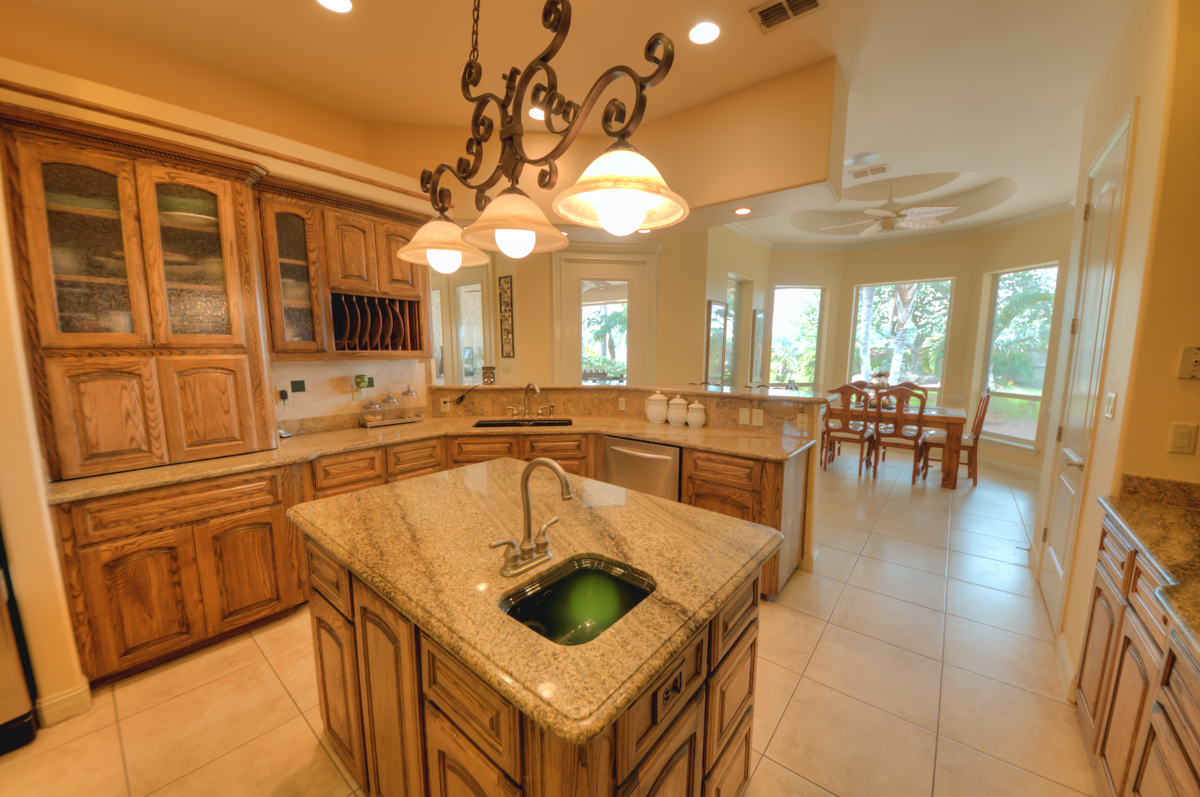 Monica Benavides Realtor