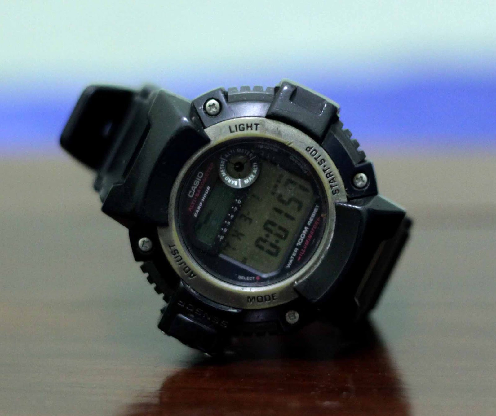 jam dan waktu: Casio FTS-100 Forester Alti-Baro