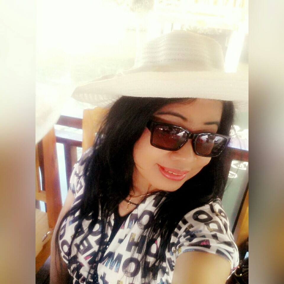 GUDANG KAWANUA: MONUMEN YESUS MEMBERKATI DI MANADO 