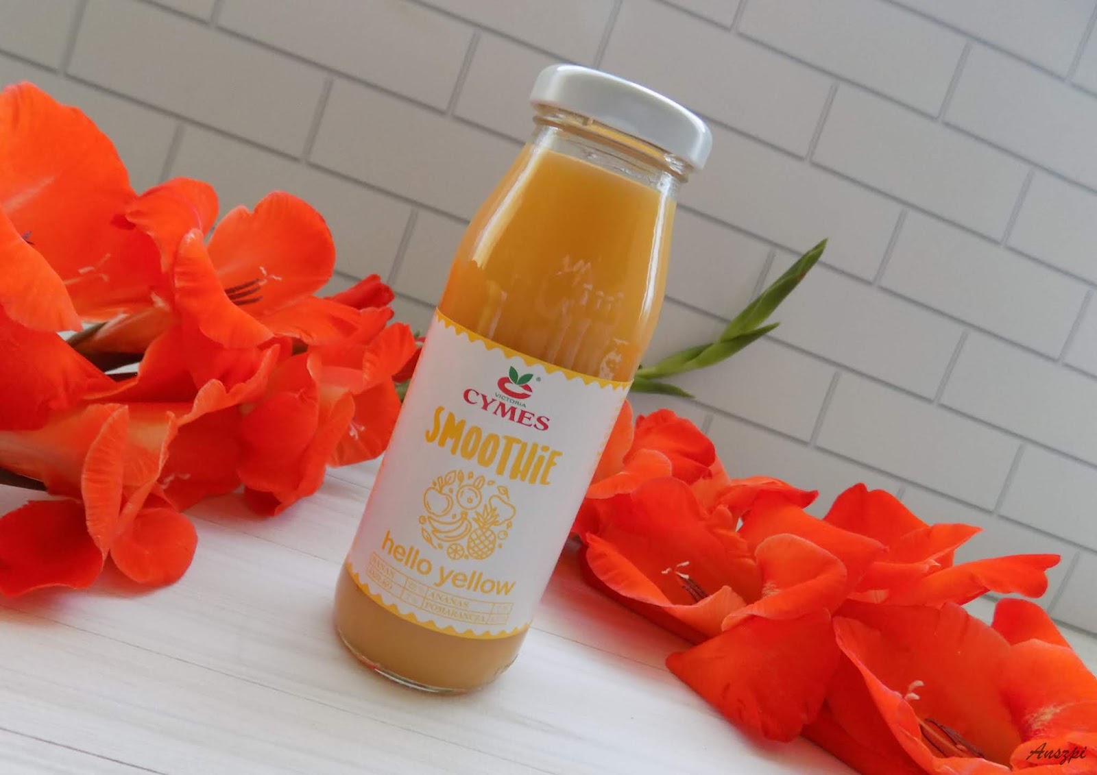 Owoce w butelce smoothie Victoria Cymes Anszpi blog