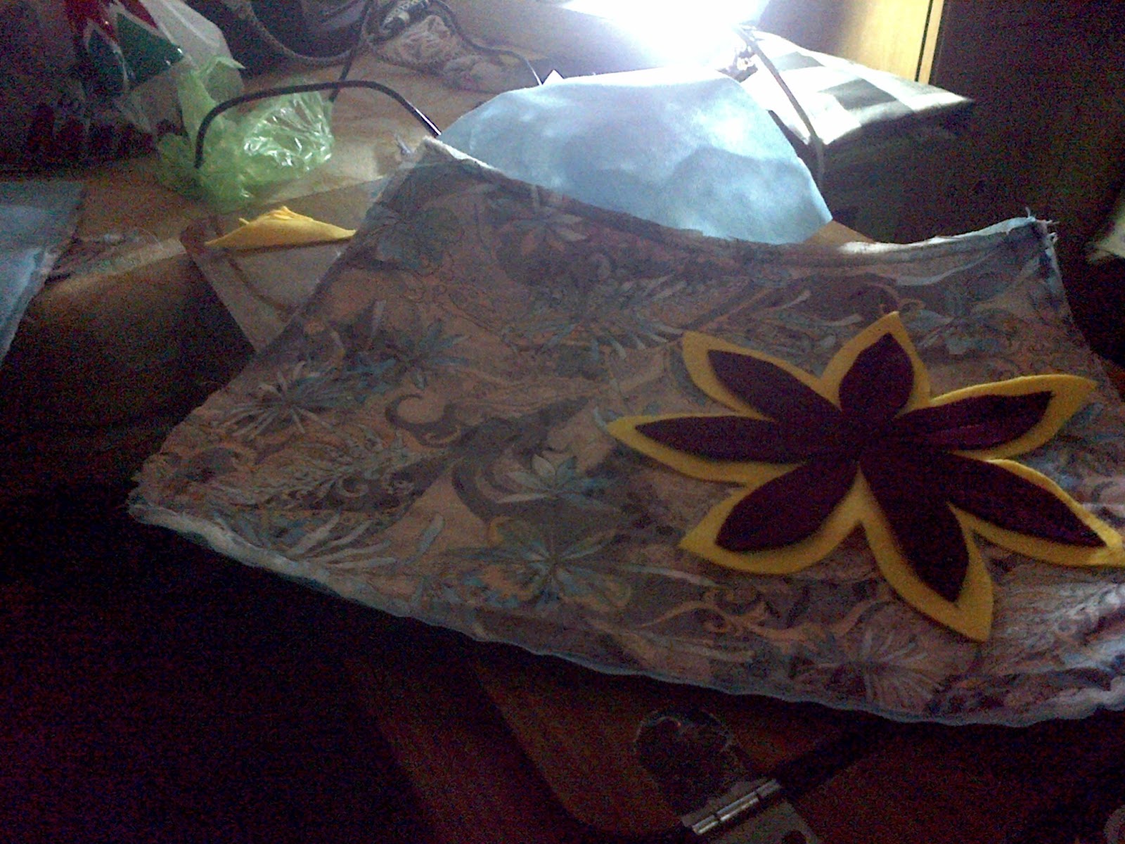 Tas dari kain perca atau kain bekas