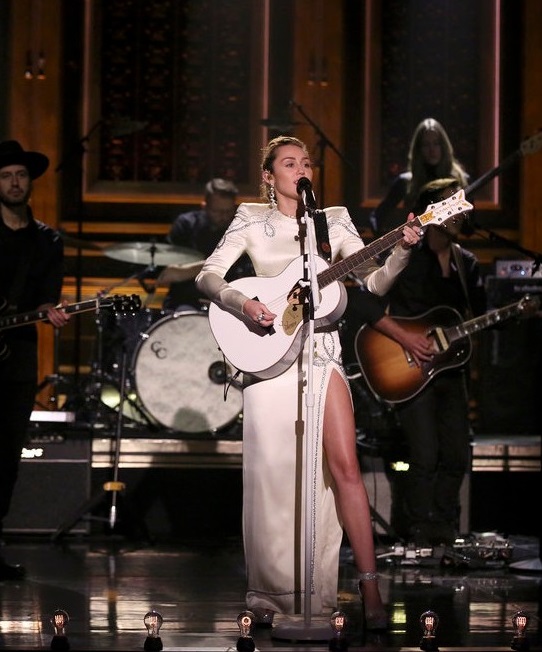 Red Carpet Dresses: Miley Cyrus - The Tonight Show Starring Jimmy