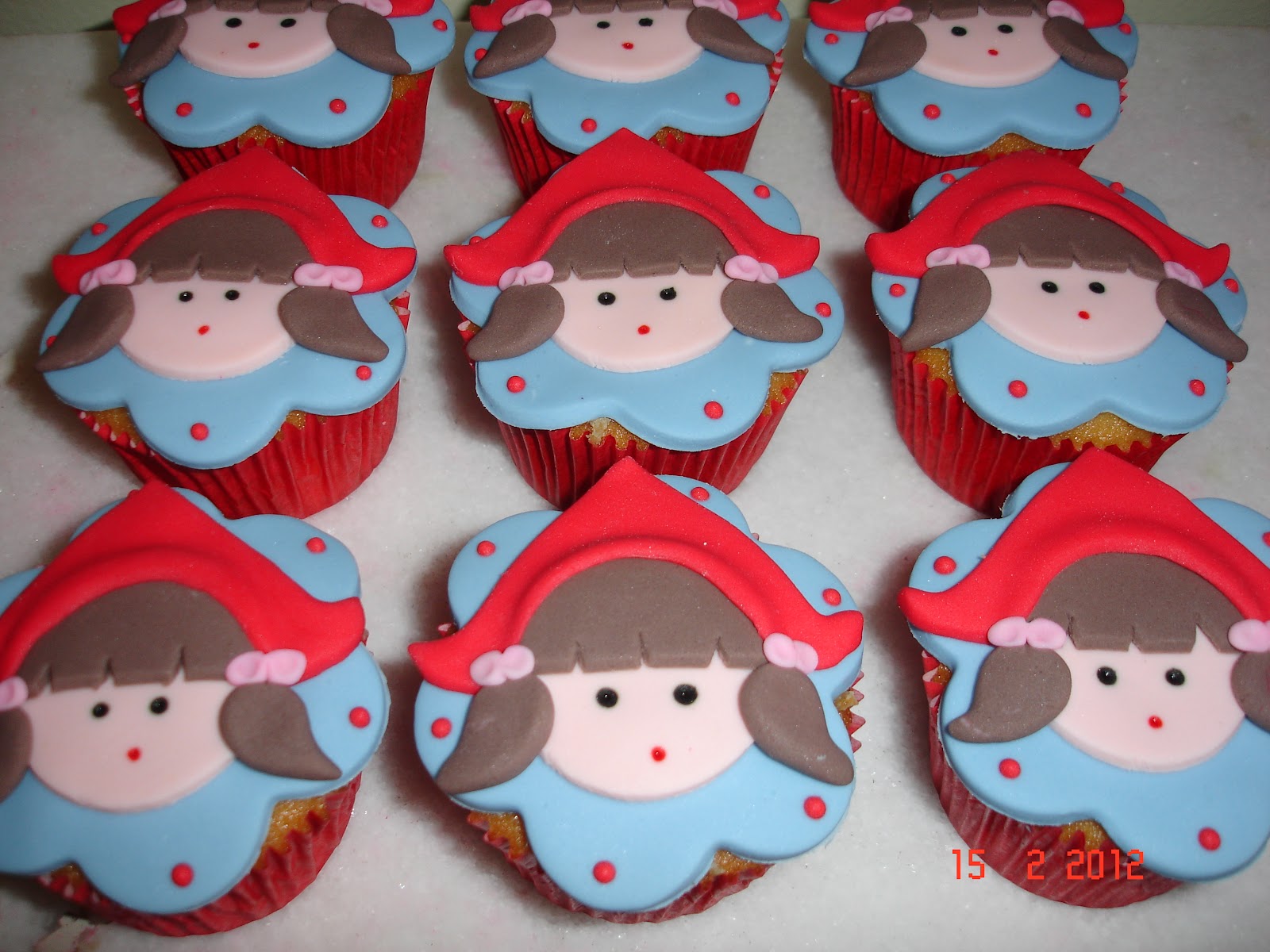 Toda Torta: Cupcakes do dia: Chapeuzinho Vermelho!