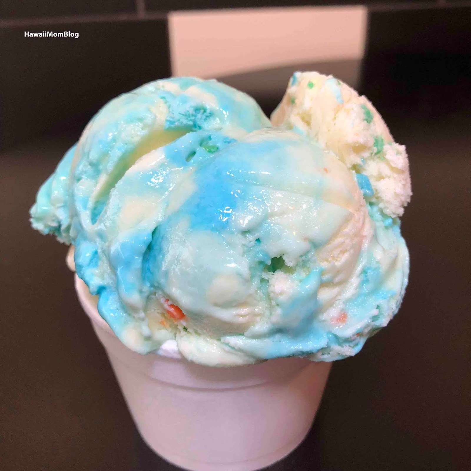 Hawaii Mom Blog Dave's Hawaiian Ice Cream at Teddy's Bigger Burgers