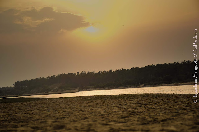 With the setting sun the beach turned into a dream-scape. With the setting sun the beach turned into a dream-scape. @DoiBedouin
