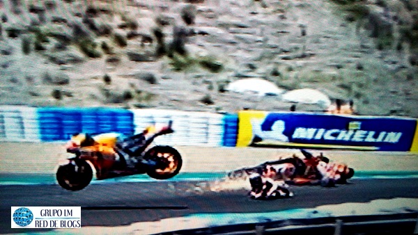 CAÍDA DE PEDROSA, LORENZO Y DOVIZIOSO CAÍDA DE PEDROSA, LORENZO Y DOVIZIOSO