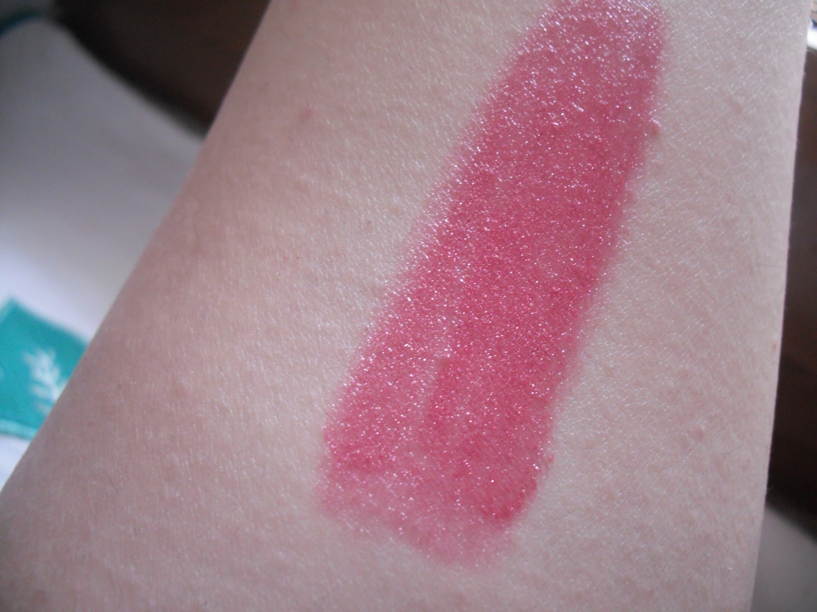 Vivacious Flair Oriflame power shine lipstick Trendy Berry Review