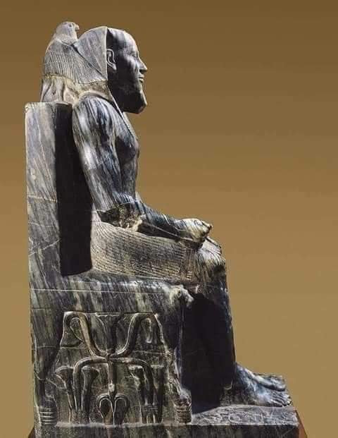 تمثال الملك خفرع ابن الملك خوفو و صاحب الهرم التاني