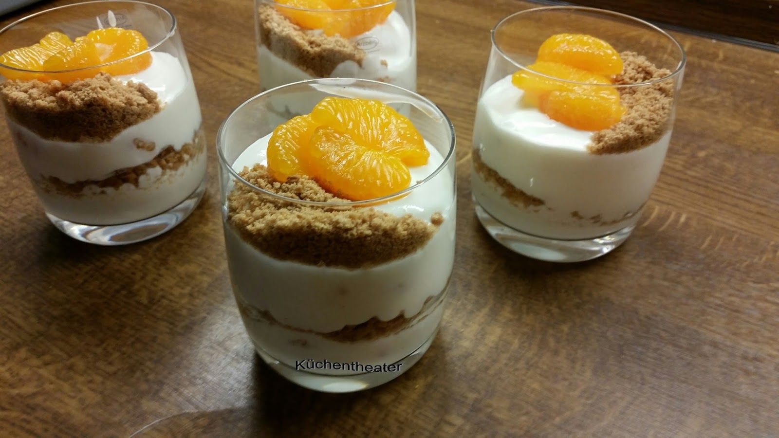 Küchentheater: Mandarin-Orangen-Quark-Creme mit Spekulatius