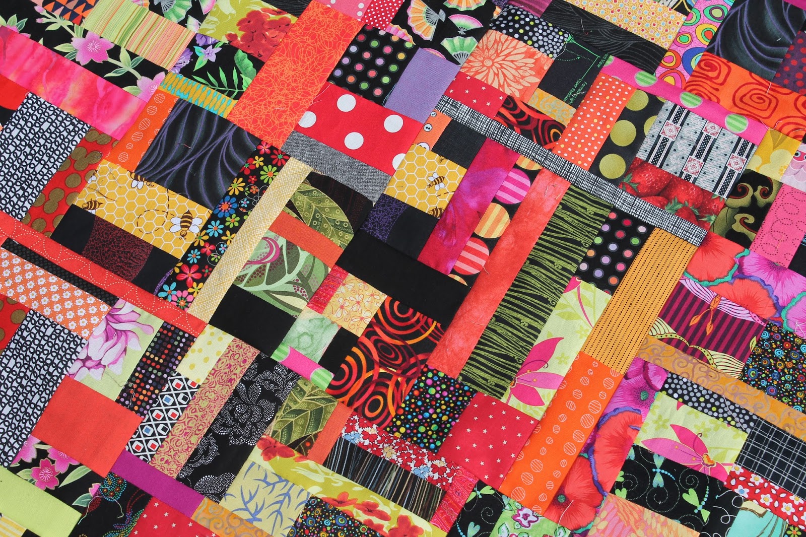 Quilting is more fun than Housework...: Oh Scrap! : Scrap Vortex Quilt Top