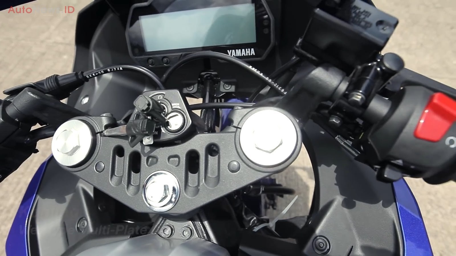 Gambar Yamaha R15 Modifikasi Lampu Belakang Pangeran Modifikasi
