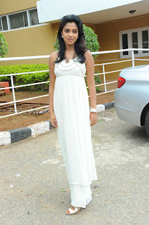 Amala Paul New Movie Opening Gallery [cinebrain.in]