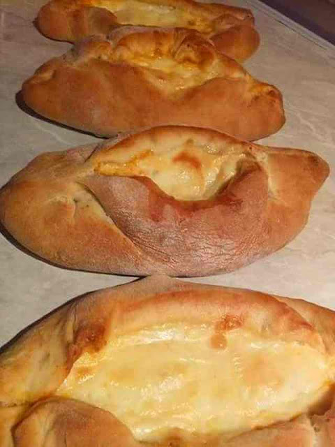 Η συνταγή της ημέρας: Πεϊνιρλί (Γιαγλία) Η συνταγή της ημέρας: Πεϊνιρλί (Γιαγλία)