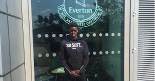 Oficial: El Everton anuncia el fichaje de Sambou