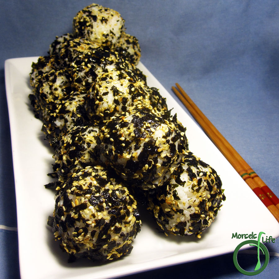 Morsels of Life - Garlic Salmon Rice Balls (Onigiri お握り) - Rice, formed into balls and covered with a seaweed and toasted sesame mixture for a fun way to eat on the go.