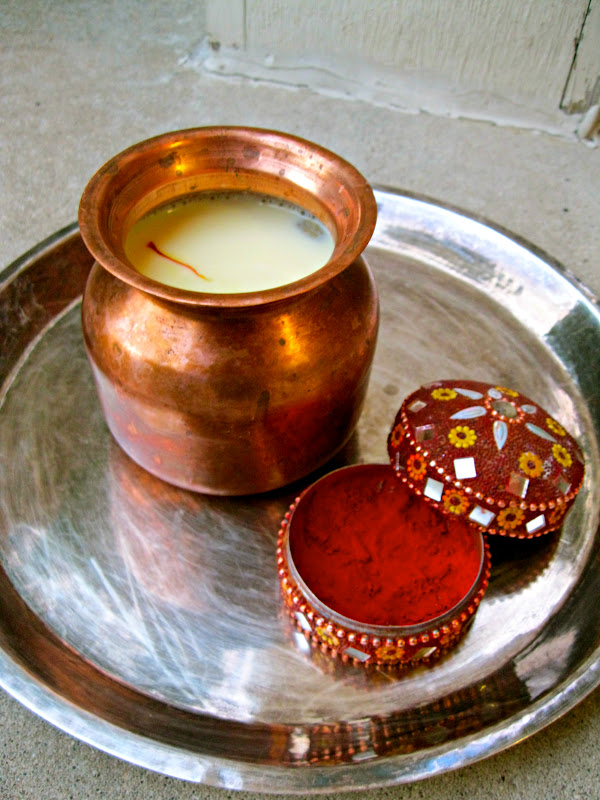 5 Amazing Health Benefits Of Saffron Milk Aromatz_Foods