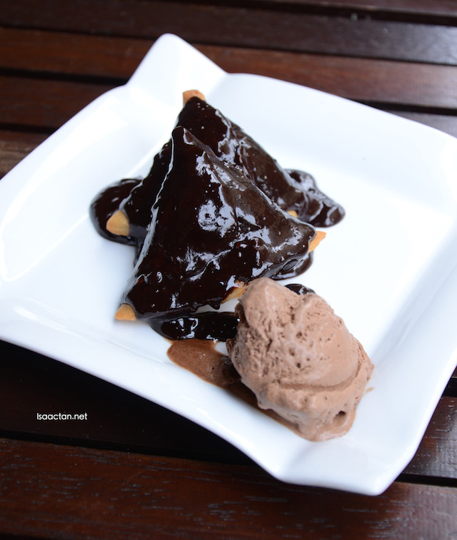 Chocolate Samosa - RM18