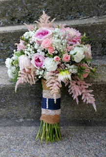 50+ Buket Bunga Pengantin (Hand Bouquet Bunga) Pernikahan 50+ Buket Bunga Pengantin (Hand Bouquet Bunga) Pernikahan