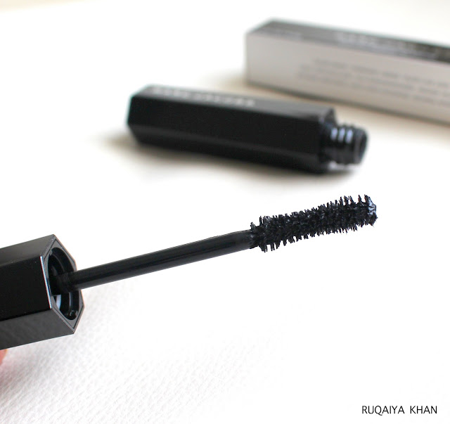 MARC JACOBS Velvet Noir Mascara Review and Swatches