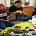 Ayah angkat Cina seronok tengok Manja buka puasa